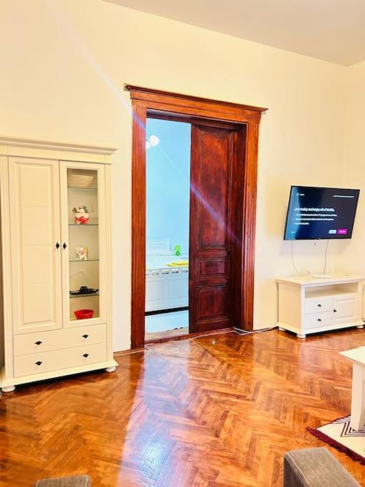 Hidden Gem In The Old Town Apartment Timisoara Ngoại thất bức ảnh