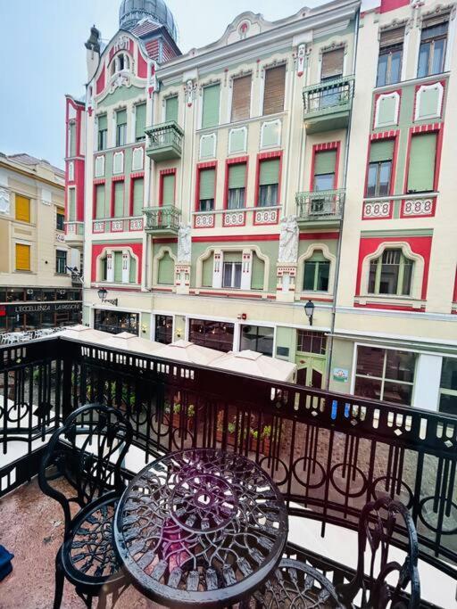 Hidden Gem In The Old Town Apartment Timisoara Ngoại thất bức ảnh