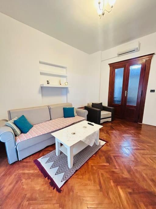 Hidden Gem In The Old Town Apartment Timisoara Ngoại thất bức ảnh